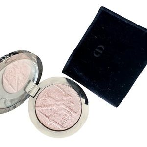 Dior highlighter
